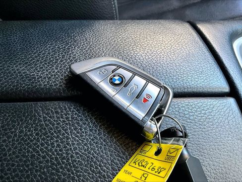 Used 2019 BMW 740i w/ M Sport Package image 14