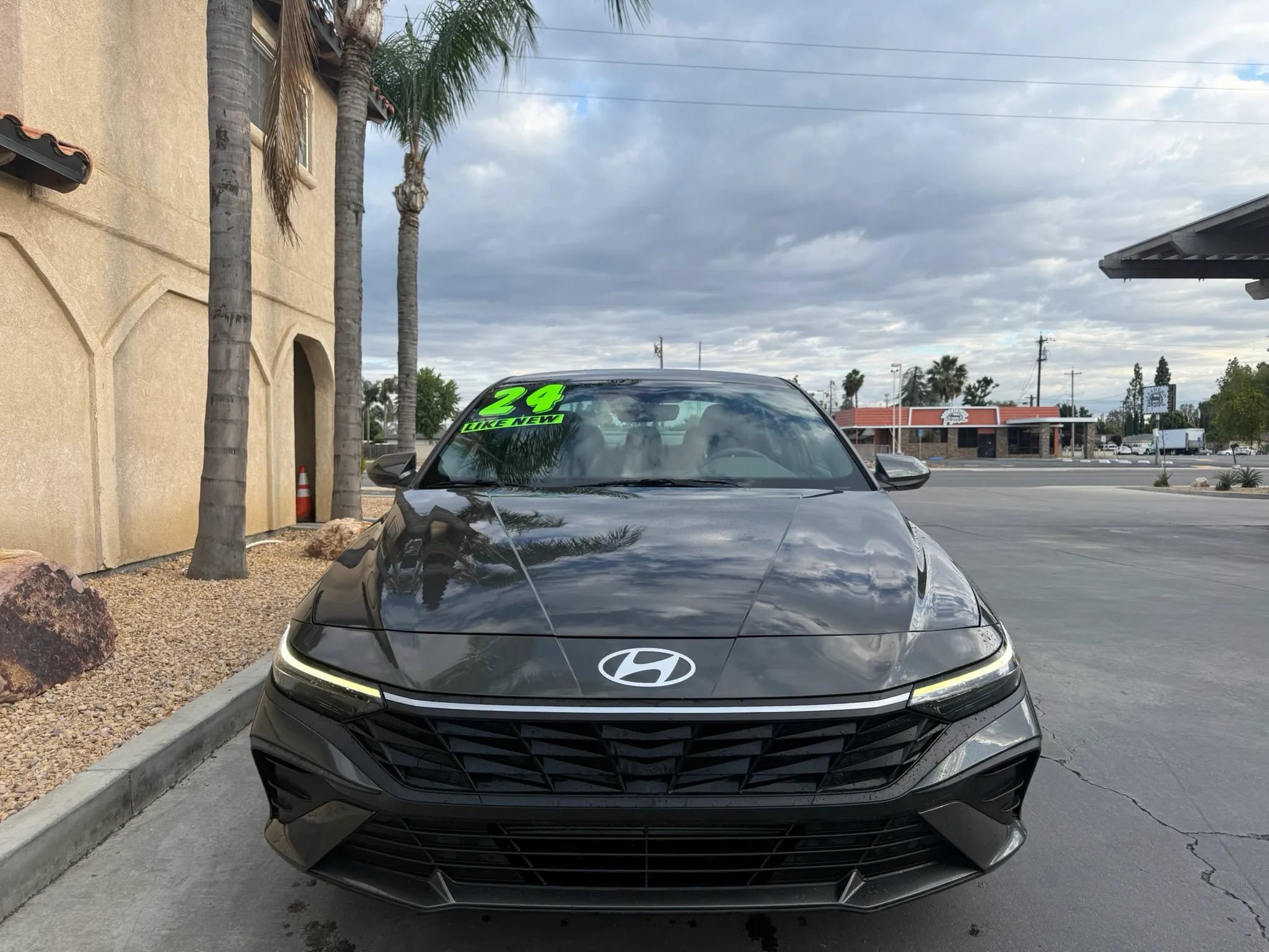 Used 2024 Hyundai Elantra SEL FWD image 2