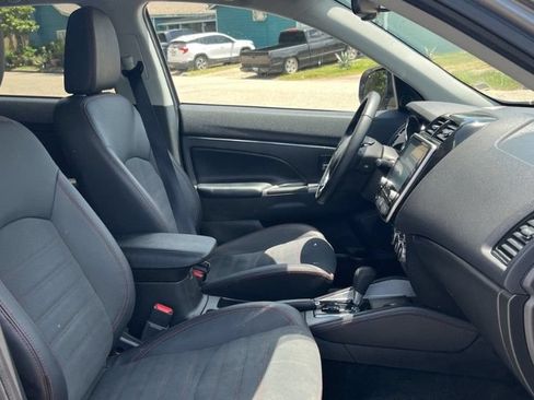 Used 2025 Mitsubishi Outlander Sport SE AWD/4WD image 7
