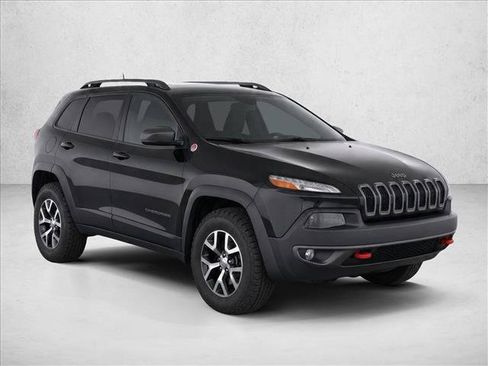 Used 2015 Jeep Cherokee Trailhawk w/ Comfort/Convenience Group AWD/4WD image 3