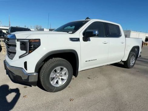 New 2026 GMC Sierra 1500 SLE image 4