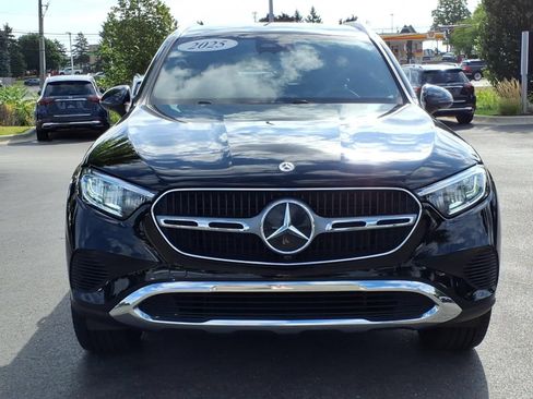 Used 2025 Mercedes-Benz GLC 300 4MATIC image 9
