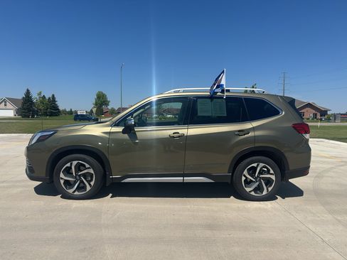 Used 2023 Subaru Forester Touring AWD/4WD image 1