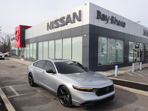 Used 2024 Honda Accord Sport image 2