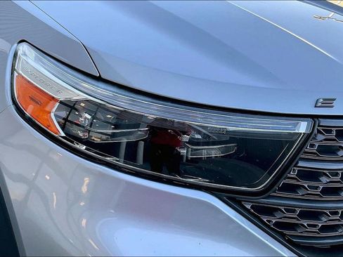 Used 2022 Ford Explorer XLT w/ Equipment Group 202A image 29