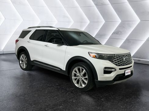 Used 2023 Ford Explorer Platinum w/ Technology Package AWD/4WD image 1