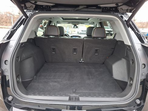 Used 2022 GMC Terrain AT4 image 28