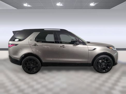 Certified 2025 Land Rover Discovery Dynamic SE image 7