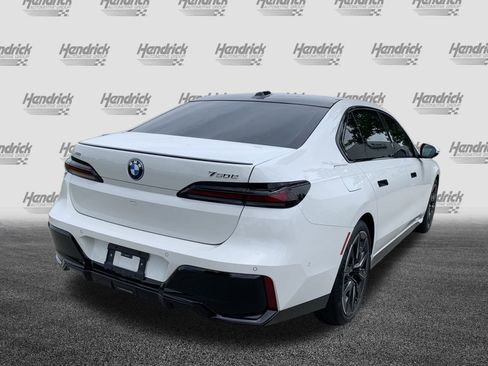 New 2025 BMW 750e xDrive image 9