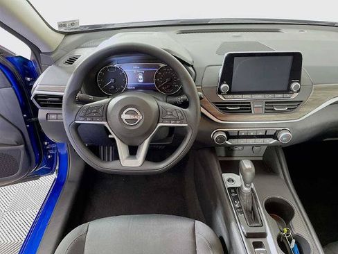 Certified 2025 Nissan Altima 2.5 SV AWD/4WD image 9