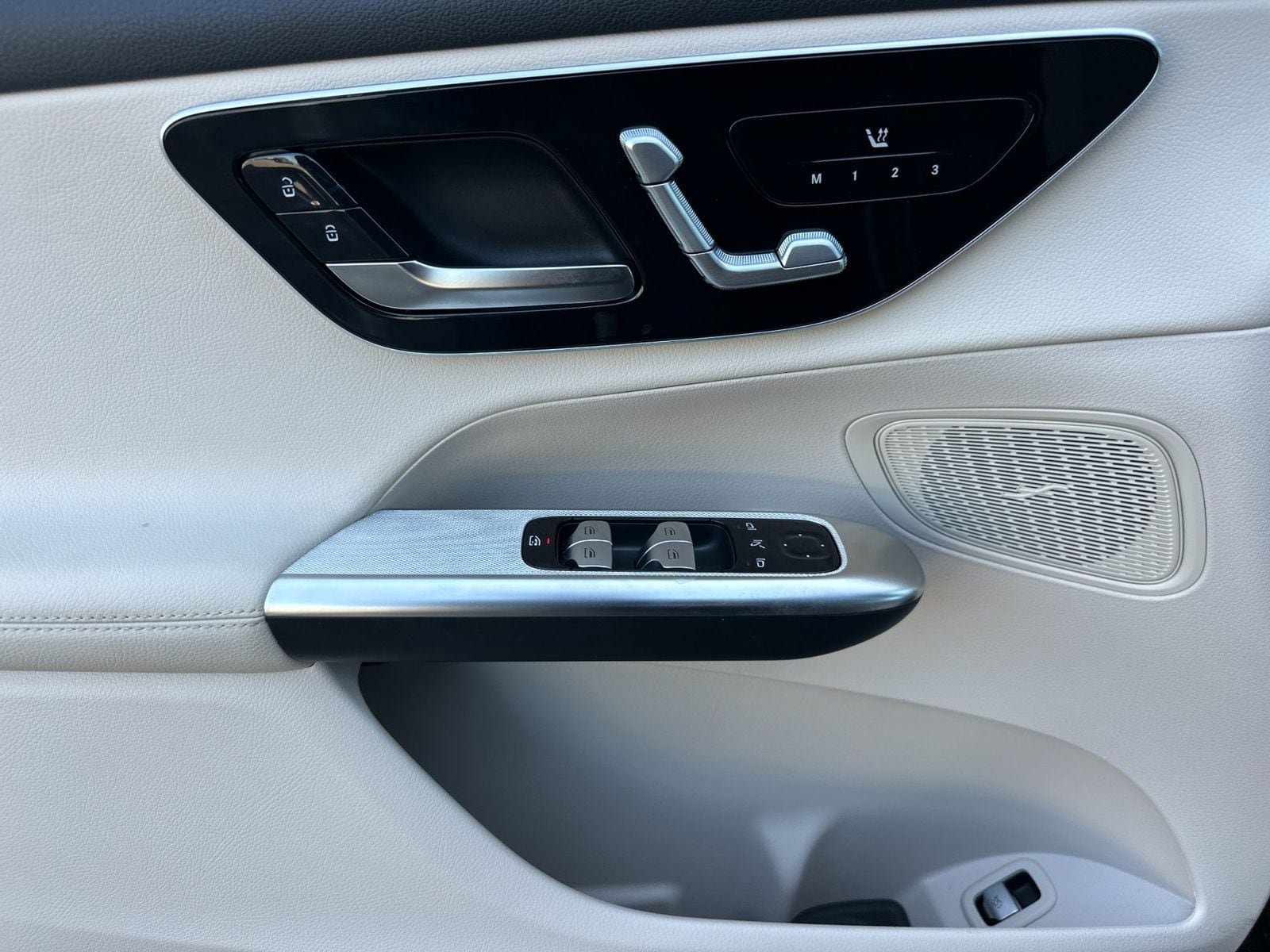 Certified 2026 Mercedes-Benz GLC 300 4MATIC image 12