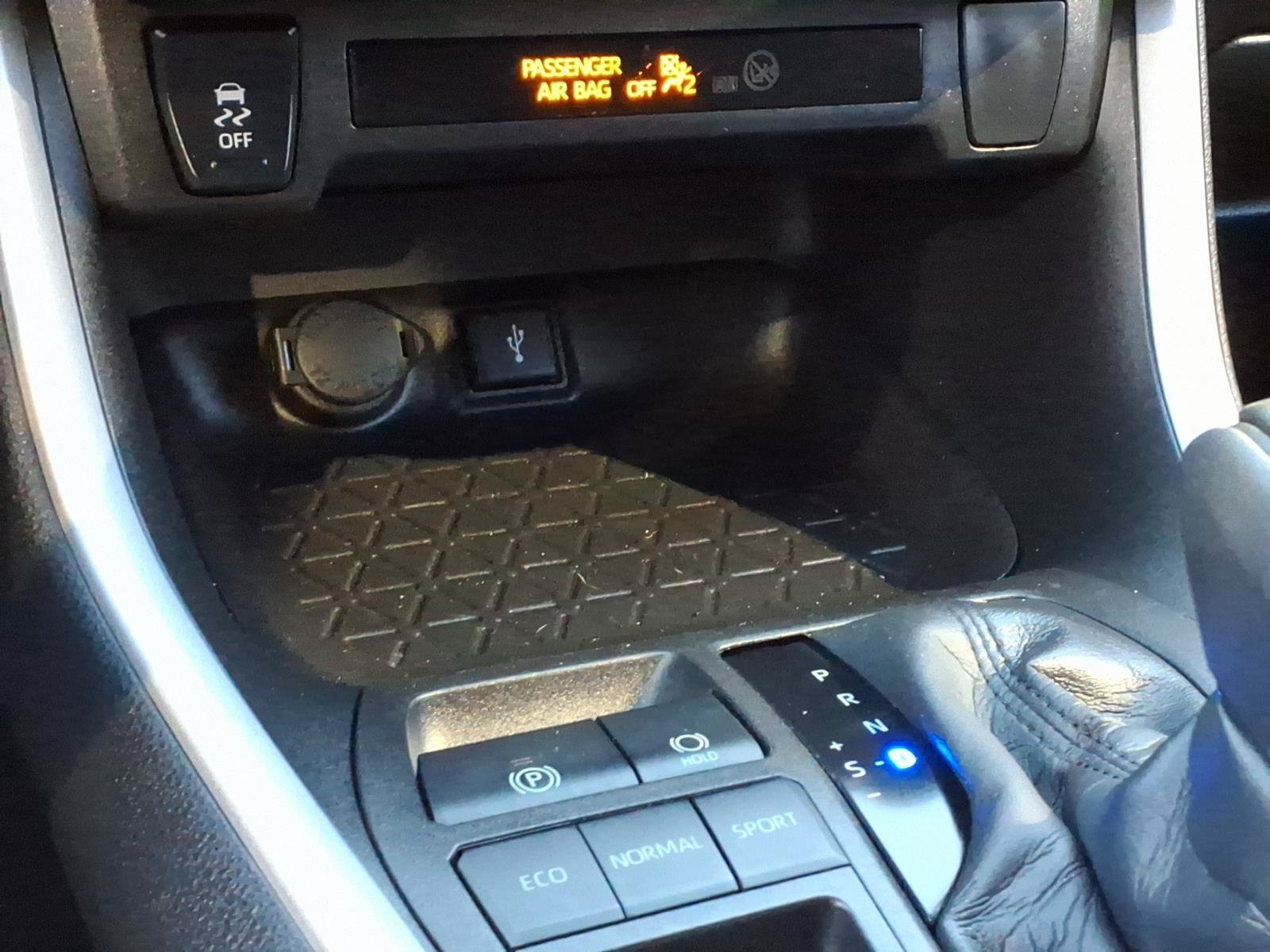 Certified 2022 Toyota RAV4 LE FWD image 18