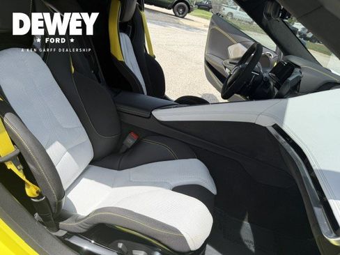 Used 2022 Chevrolet Corvette Stingray Premium Conv w/ Z51 Performance Package RWD image 33