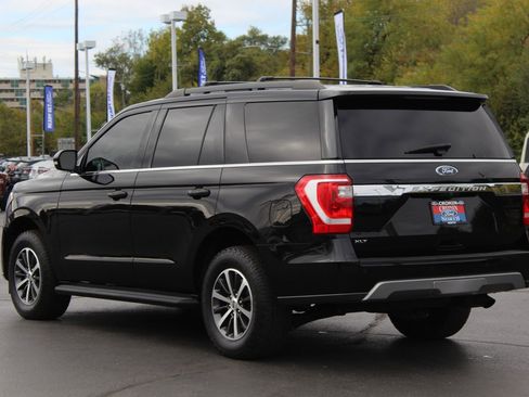 Used 2020 Ford Expedition XLT image 5