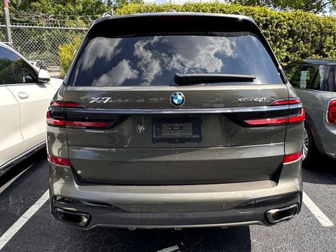 Used 2025 BMW X7 xDrive40i w/ M Sport Package AWD/4WD image 9