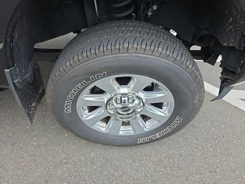 Used 2019 Ford F350 Platinum w/ FX4 Off-Road Package AWD/4WD image 9
