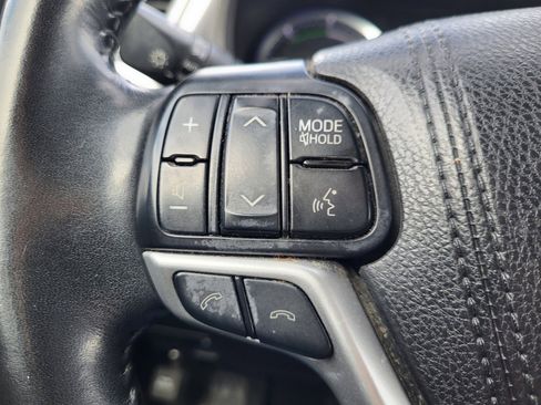 Used 2017 Toyota Highlander Limited image 27