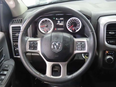 Used 2022 RAM 1500 Classic SLT image 10