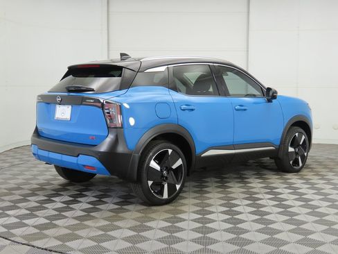 Used 2025 Nissan Kicks SR image 5
