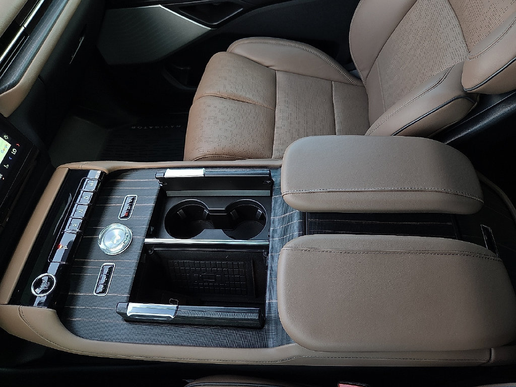 Used 2025 Lincoln Navigator Black Label AWD/4WD image 20