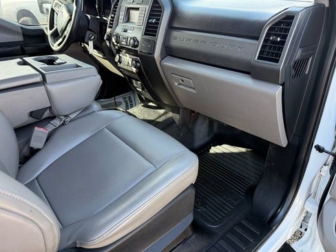 Used 2018 Ford F250 XL w/ Power Equipment Group AWD/4WD image 16