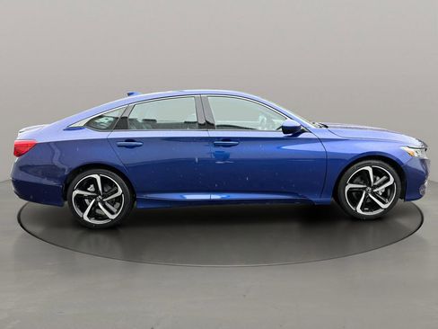 Used 2018 Honda Accord Sport image 7