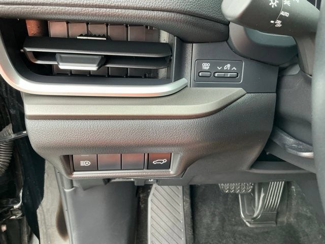 Used 2025 Toyota Grand Highlander AWD image 18