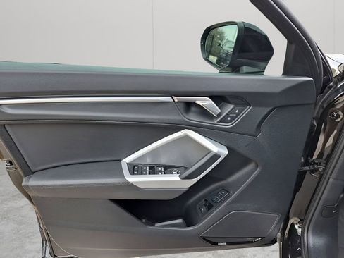 Used 2023 Audi Q3 2.0T Premium Plus w/ Premium Plus Package image 27