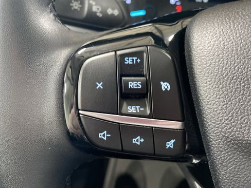 Used 2022 Ford Escape SE w/ Cold Weather Package image 19