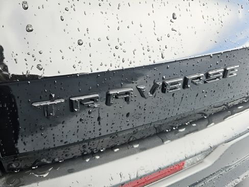 Used 2024 Chevrolet Traverse LT w/ Enhanced Driving Package FWD image 32