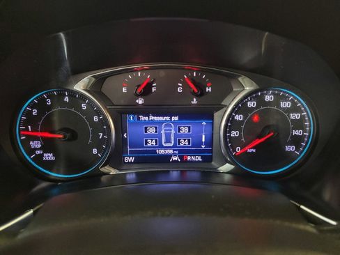 Used 2020 Chevrolet Equinox LT FWD image 23