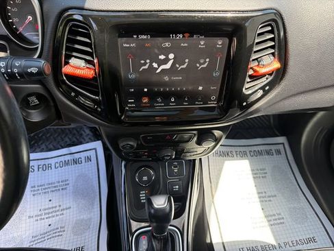 Used 2018 Jeep Compass Limited w/ Navigation Group AWD/4WD image 20