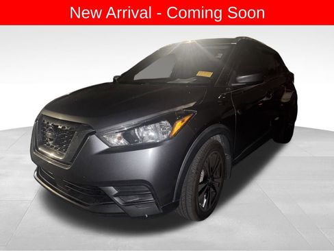 Used 2020 Nissan Kicks SV image 2