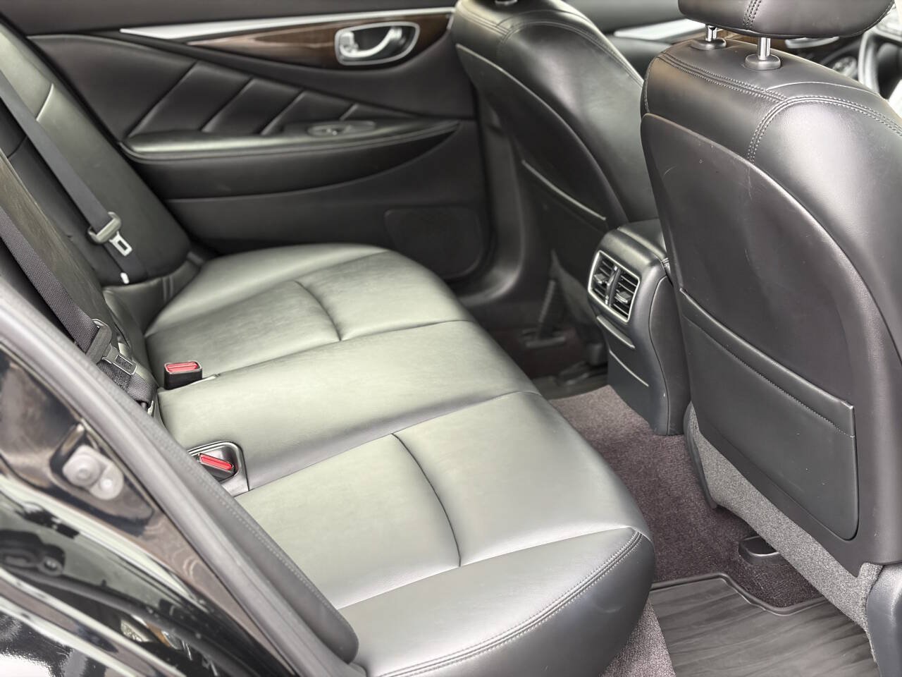 Used 2018 INFINITI Q50 Luxe w/ Essential Package (3.0T Luxe) AWD/4WD image 16
