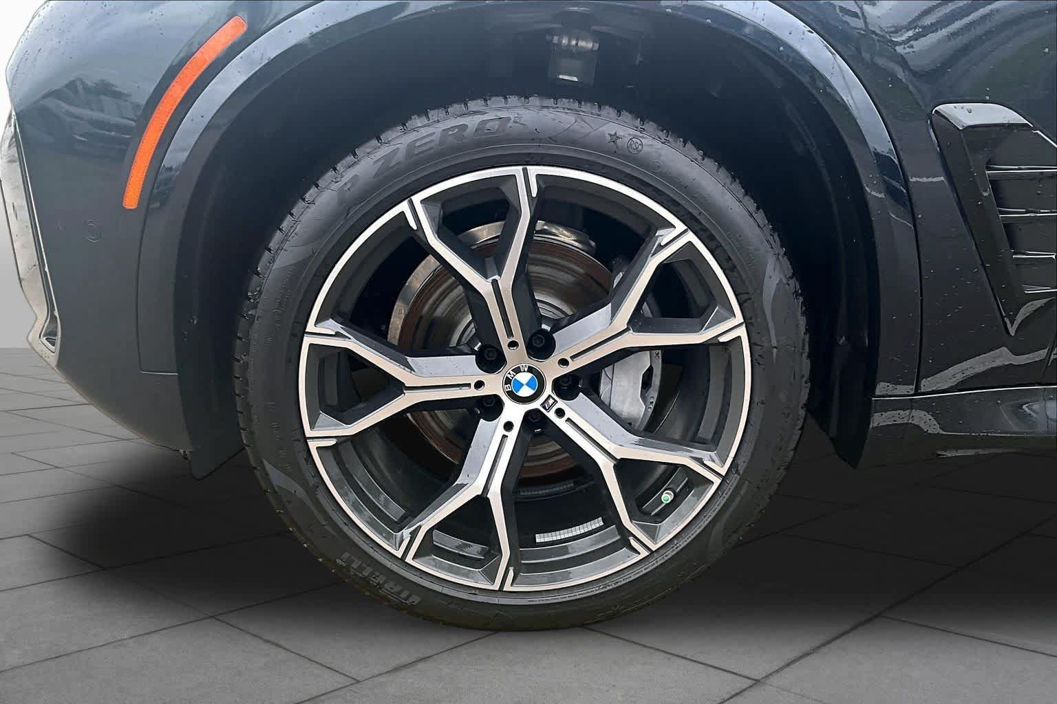 Used 2026 BMW X5 xDrive40i w/ M Sport Package AWD/4WD image 10