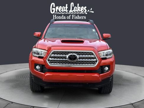 Used 2016 Toyota Tacoma TRD Sport w/ Towing Package AWD/4WD image 8
