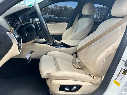 Used 2018 BMW 530i image 11