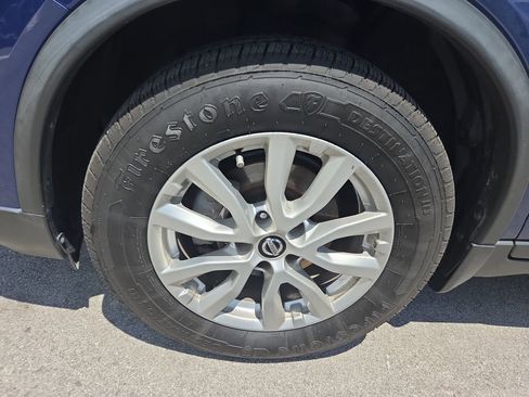 Used 2020 Nissan Rogue SV FWD image 9