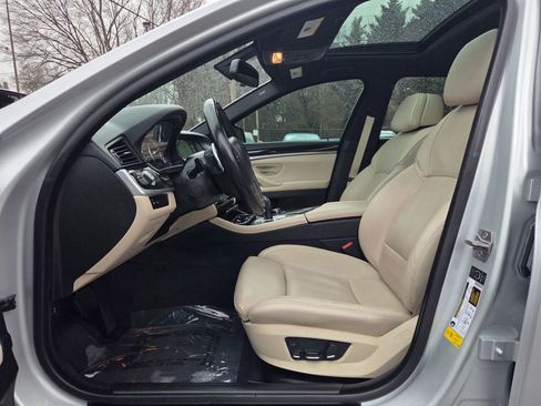 Used 2013 BMW 550i Sedan image 18