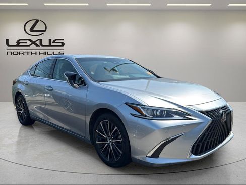 Used 2023 Lexus ES 350 w/ Premium Package FWD image 4
