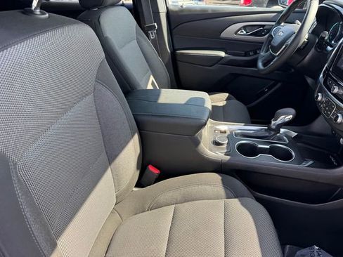 Certified 2023 Chevrolet Traverse LT FWD image 6