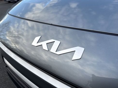 New 2026 Kia Niro EX image 15