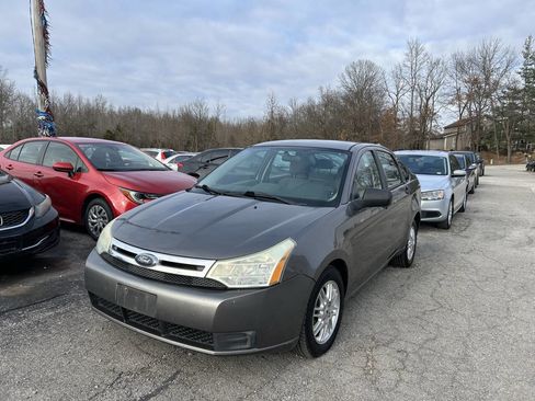 Used 2009 Ford Focus SE image 2