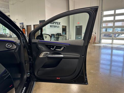 Used 2023 Mercedes-Benz EQE 500 4MATIC SUV image 39