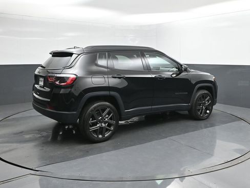 New 2026 Jeep Compass Latitude image 15