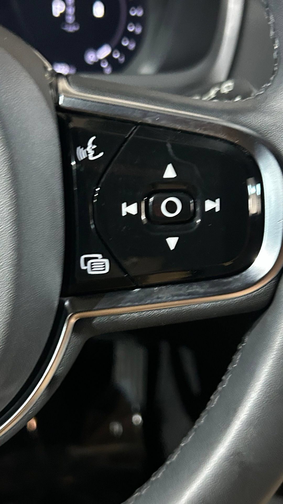 Used 2023 Volvo XC90 B6 Ultimate w/ Protection Package Premier AWD/4WD image 86