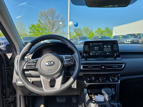 Used 2021 Kia Seltos LX AWD/4WD image 12