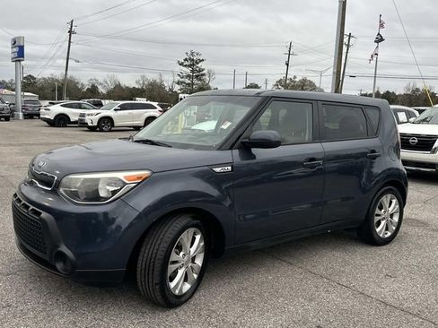 Used 2015 Kia Soul + image 12