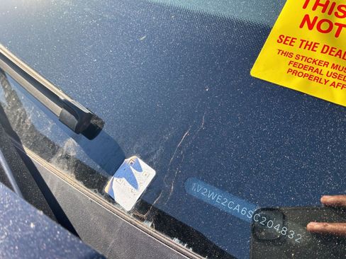 Used 2025 Volkswagen Atlas Cross Sport SE image 10