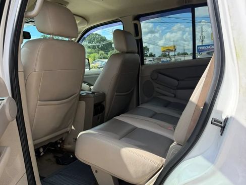 Used 2006 Ford Explorer XLT AWD/4WD image 8